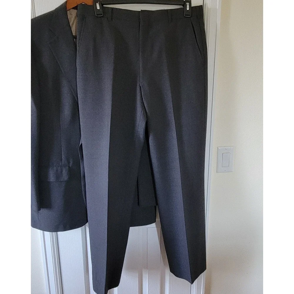 Racquet Club Mens 2 Piece Suit Charcoal Gray 42 Blazer 38x32 Pants KG Mens Store